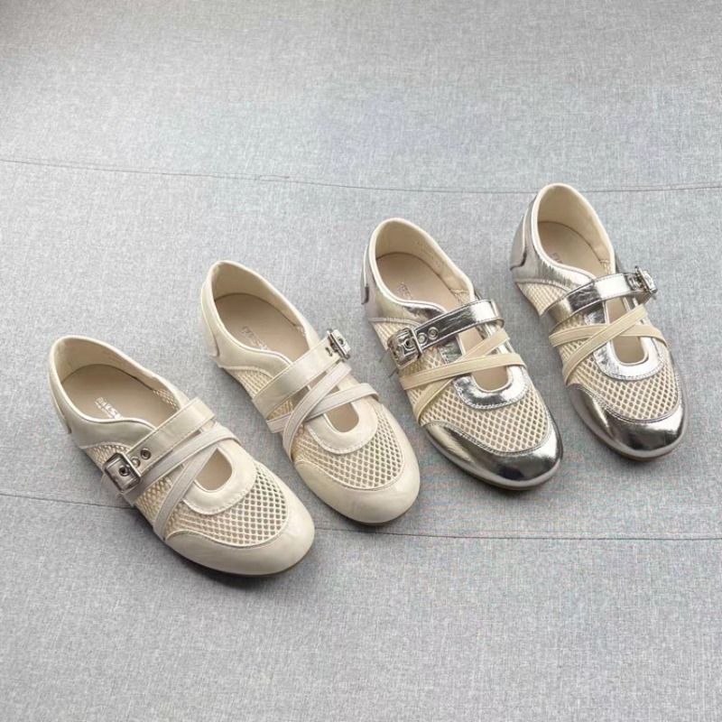 Women Shoes Store - 新しいスプライシング織り込み中空スニーカー 2026年春夏 バックル付き滑り止めカジュアルシングルシューズ