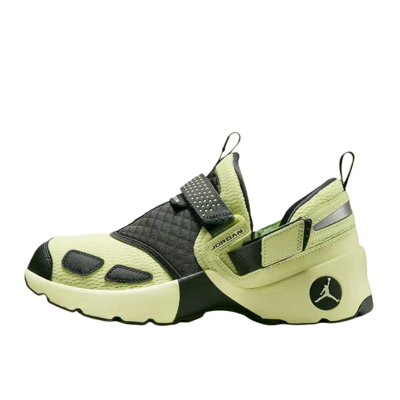 ナイキ エア ジョーダン トランナー LX レディース 滑り - Women Shoes Running Nike のレビューと価格