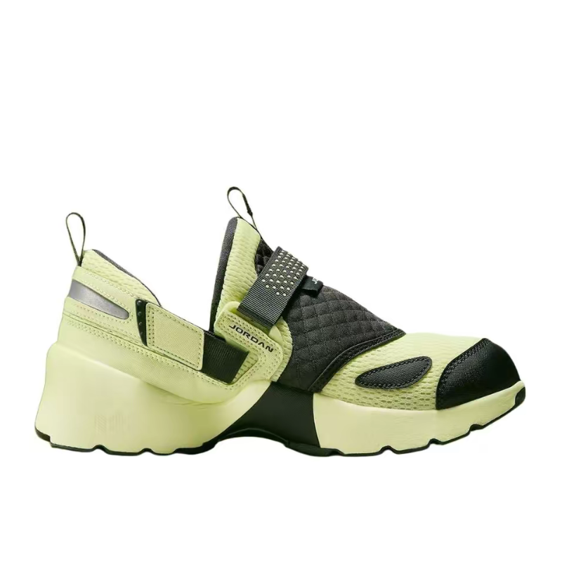 ナイキ エア ジョーダン トランナー LX レディース 滑り - Women Shoes Running Nike のレビューと価格