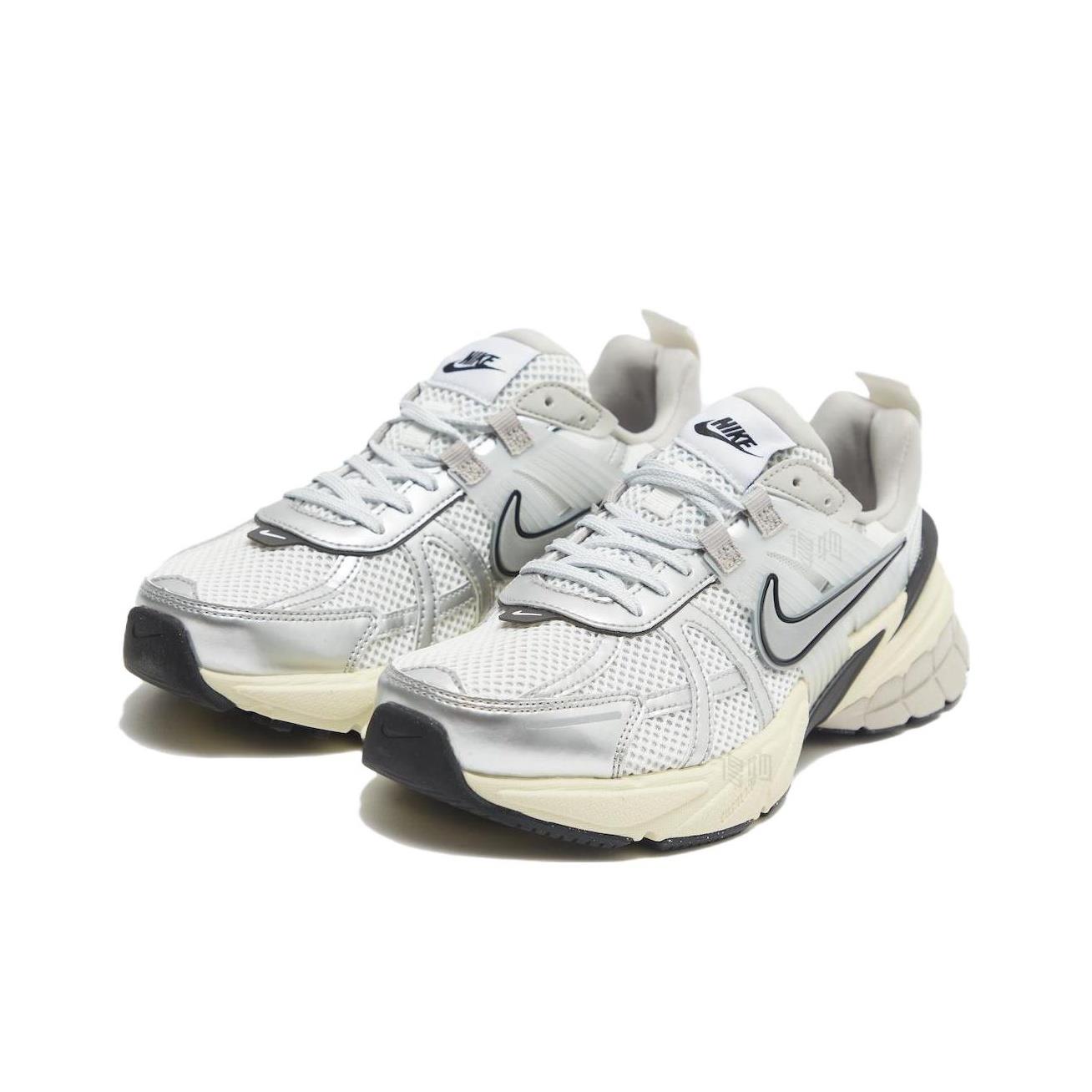 ナイキ V2K ラン スタイリッシュな明るい色、快適な通気性 - Women Shoes Running Nike のレビューと価格