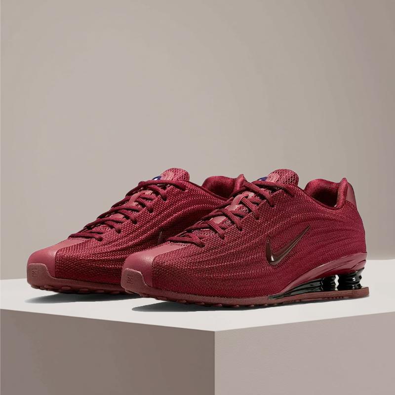 ナイキ ショックス Z レトロ：スタイリッシュで滑り止め加工 - Women Shoes Running Nike のレビューと価格