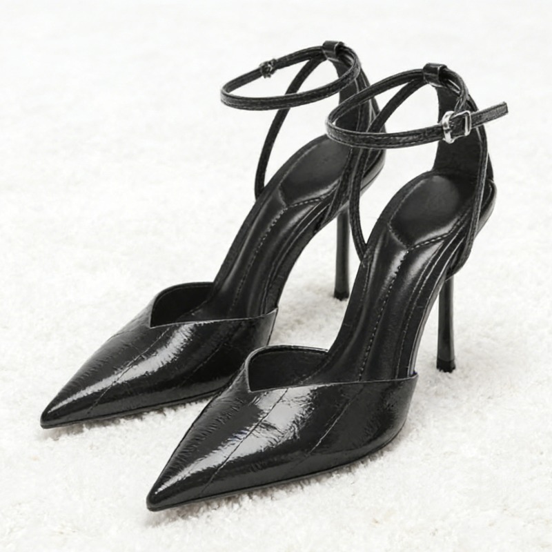 デザイナーバーガンディレッドアンクルストラップパンプス女性用 - Patent Leather Pump のレビューと価格
